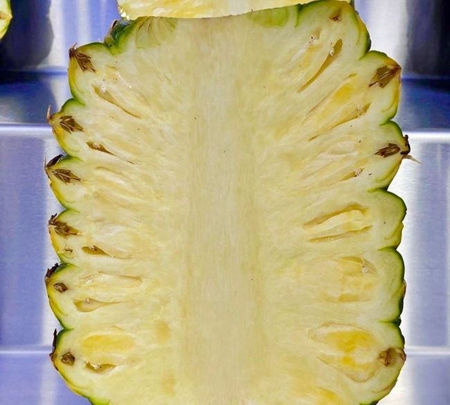 Picture of PINEAPPLE CUT 1/2