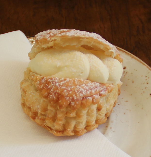 Picture of LARGE APPLE TURNOVER